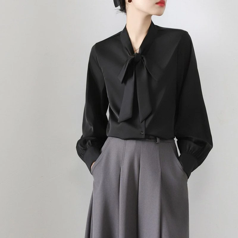 时尚缎面黑色衬衫女春季长袖通勤职业衬衣气质蝴蝶结飘带甜美上衣