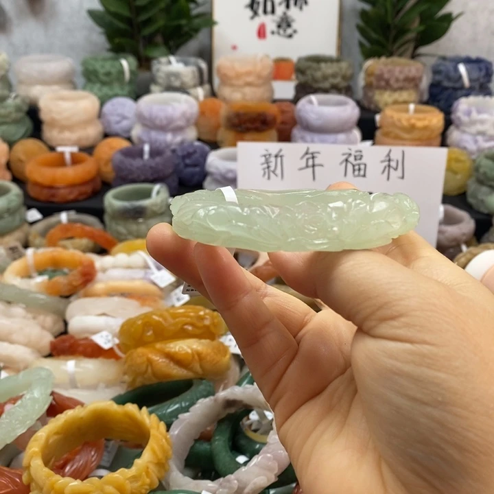 谷***2石英岩玉未镶嵌手镯