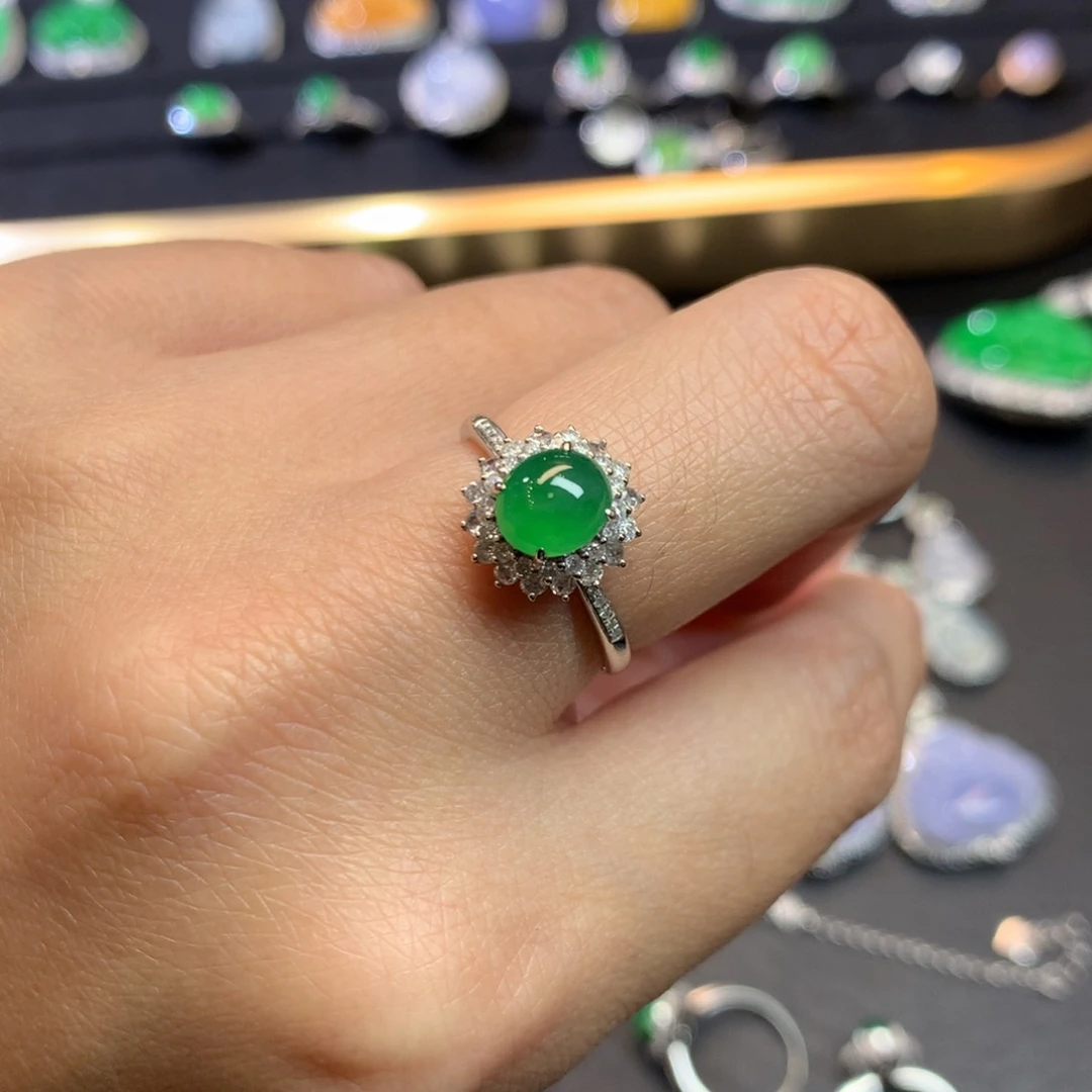 翡翠戒指18K金镶嵌绿