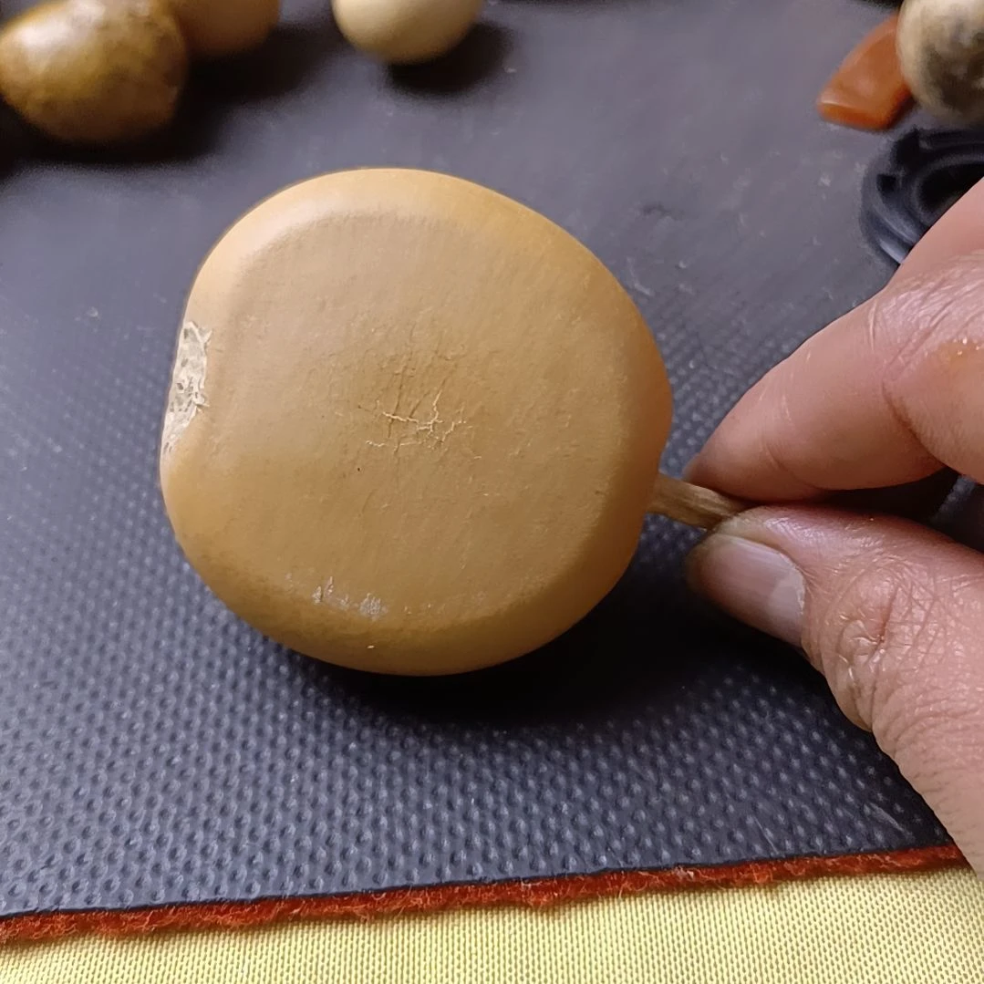 钮****柳微瑕疵夹板葫芦厚皮