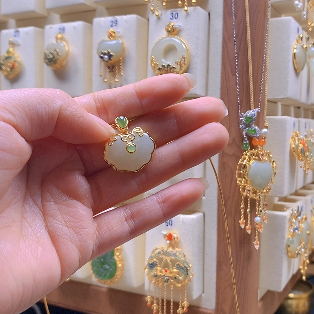 和田玉银S925镶嵌颈饰