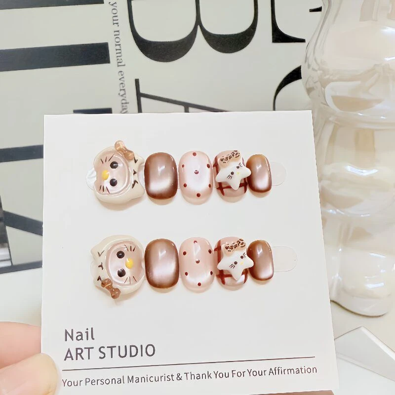 戴帽KT纯手工穿戴甲可爱短款穿戴甲爆款新款气质显白批发美甲贴