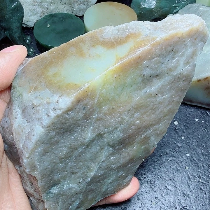 和田玉（糖玉）未镶嵌珠宝奇石