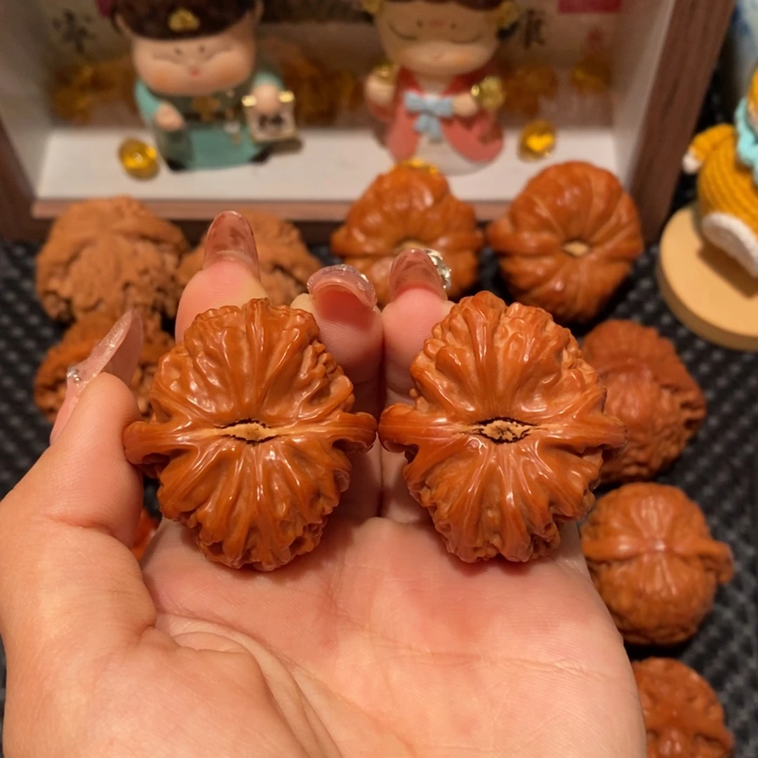 吊坠桃核35.6白狮子，1153