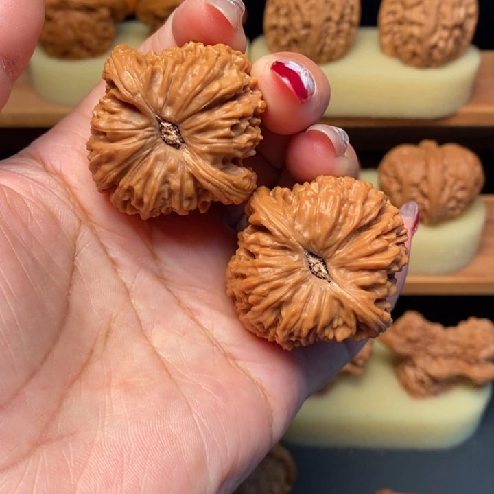 文玩核桃吊坠40南疆石