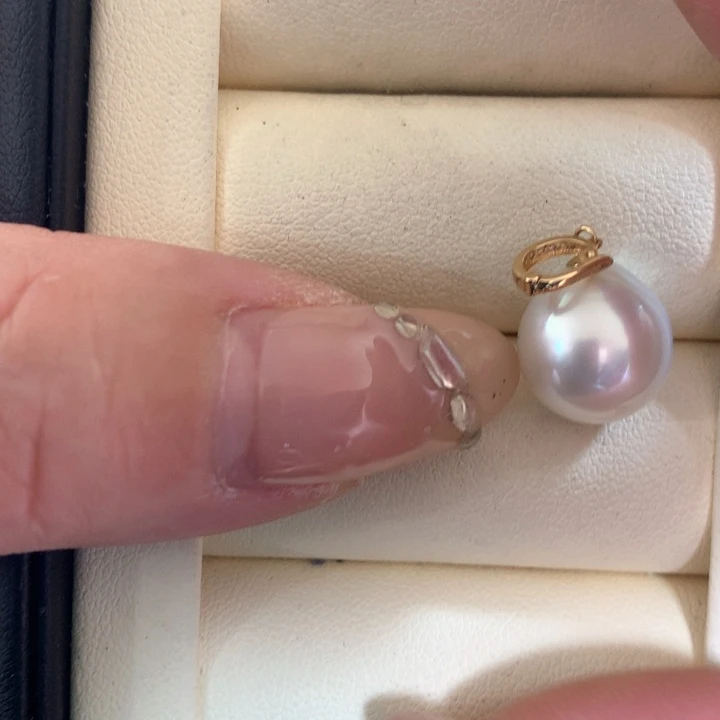 颈饰18K金镶嵌海水珍珠