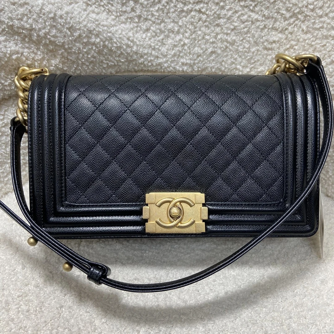 99新 Chanel/香奈儿 专场/中号  黑金牛 leboy单肩包 30开