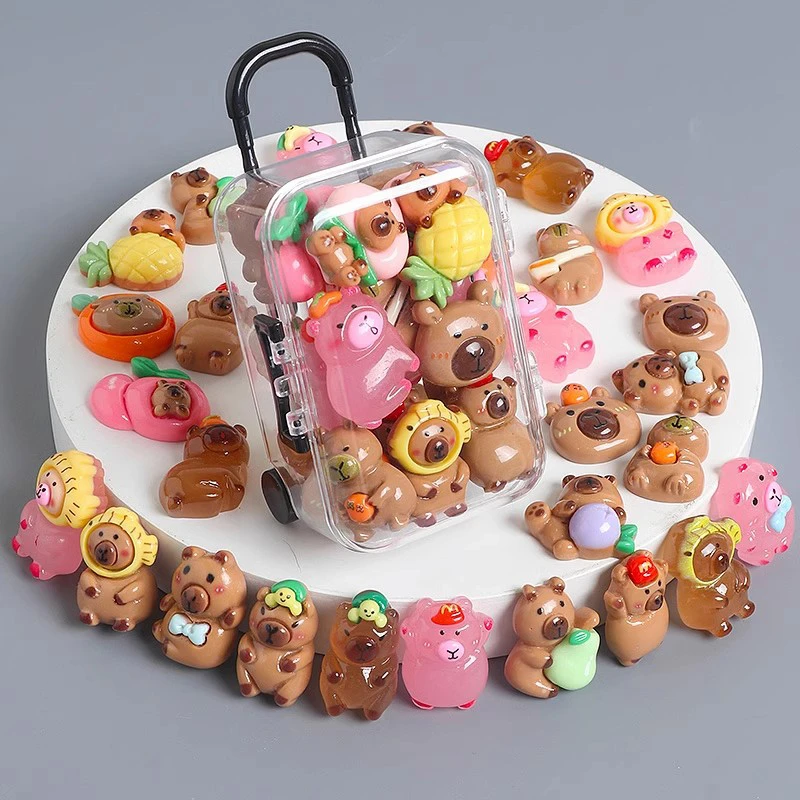 可爱夜光卡皮巴拉行李箱玩具树脂奶油胶diy手工装饰配件学生礼物