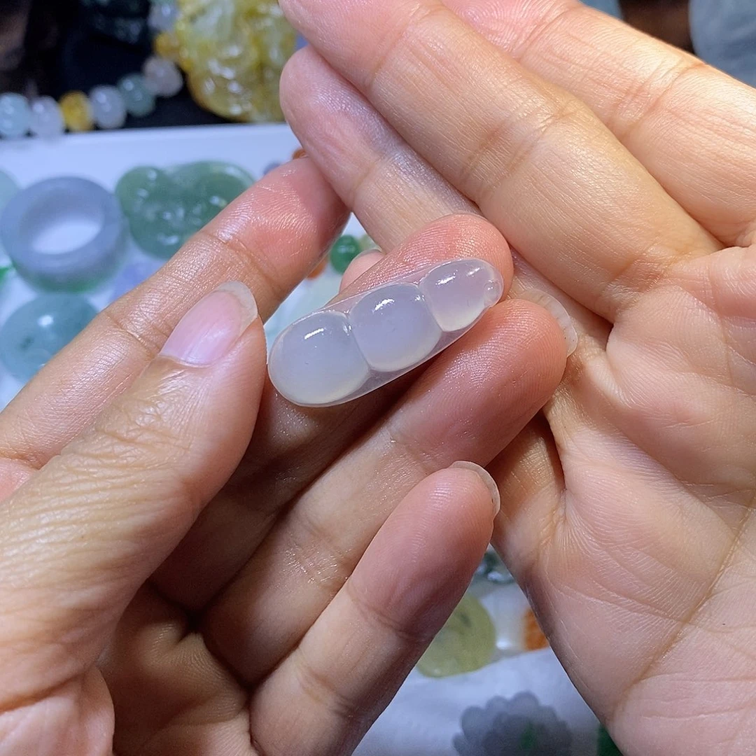 定制翡翠未镶嵌豆子