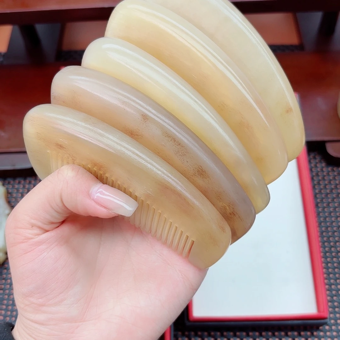 纯手工制作纯牛角梳子