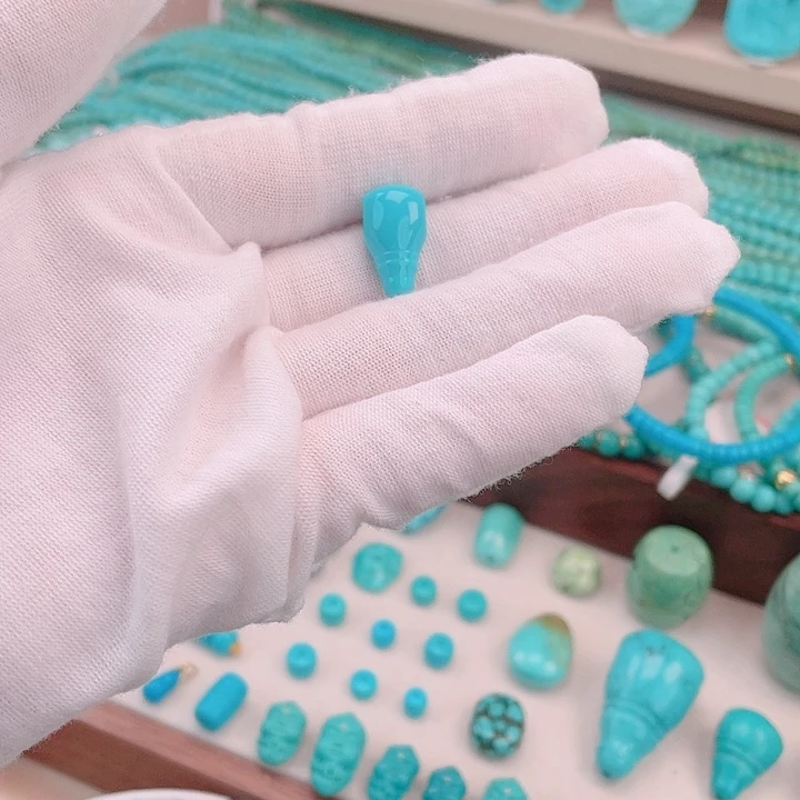 绿松石未镶嵌颈饰