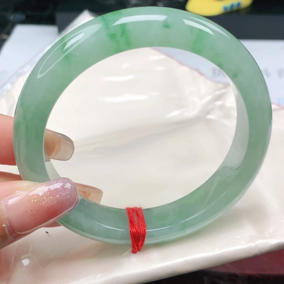 未镶嵌手镯翡翠正