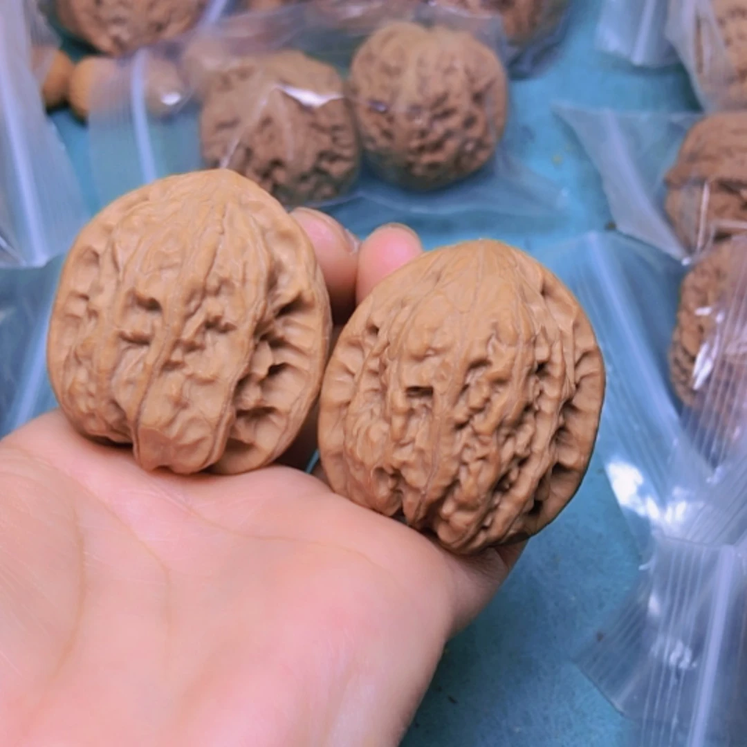 【闪购商品】把件核桃39靠山王修尖