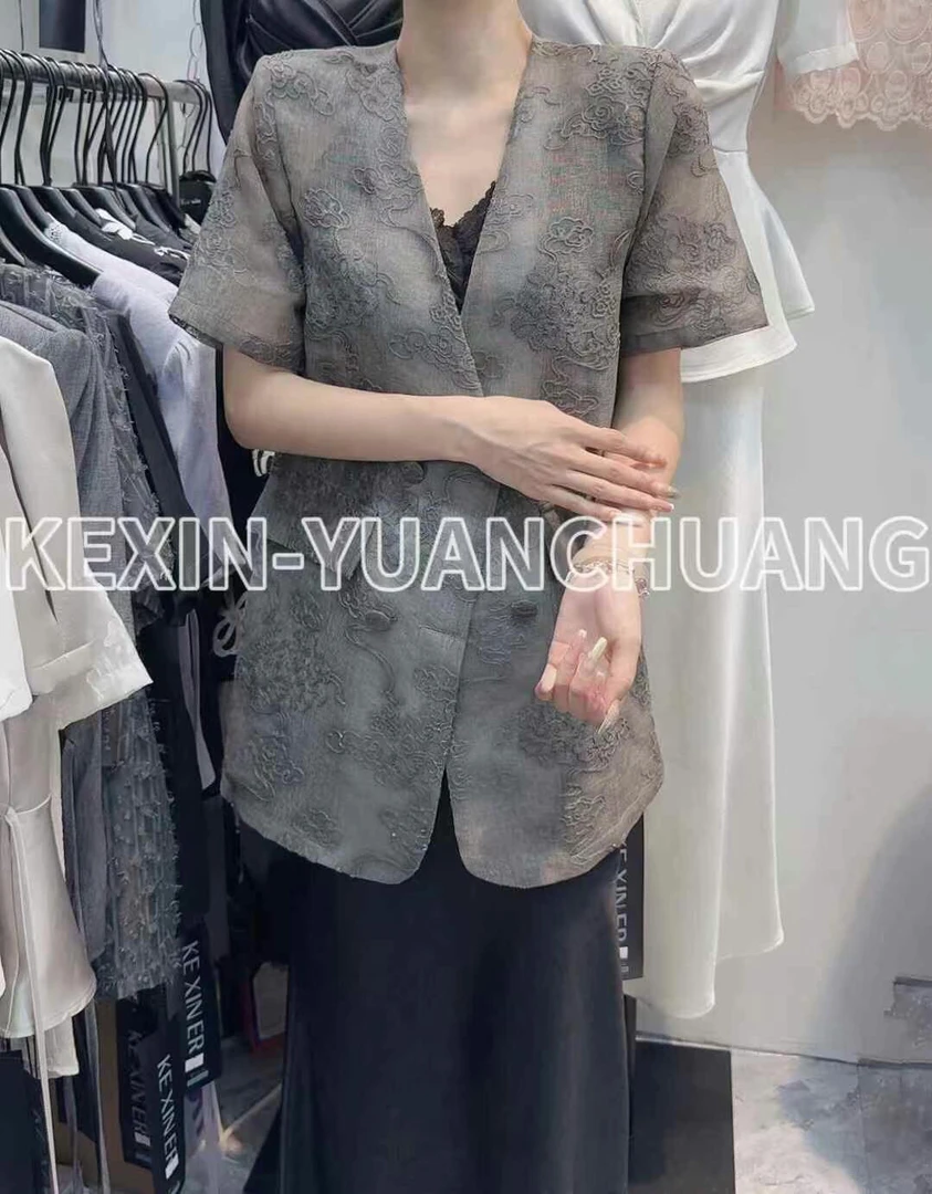 8065意凡晕染纯色法式正肩短袖V领西装灰色夏季