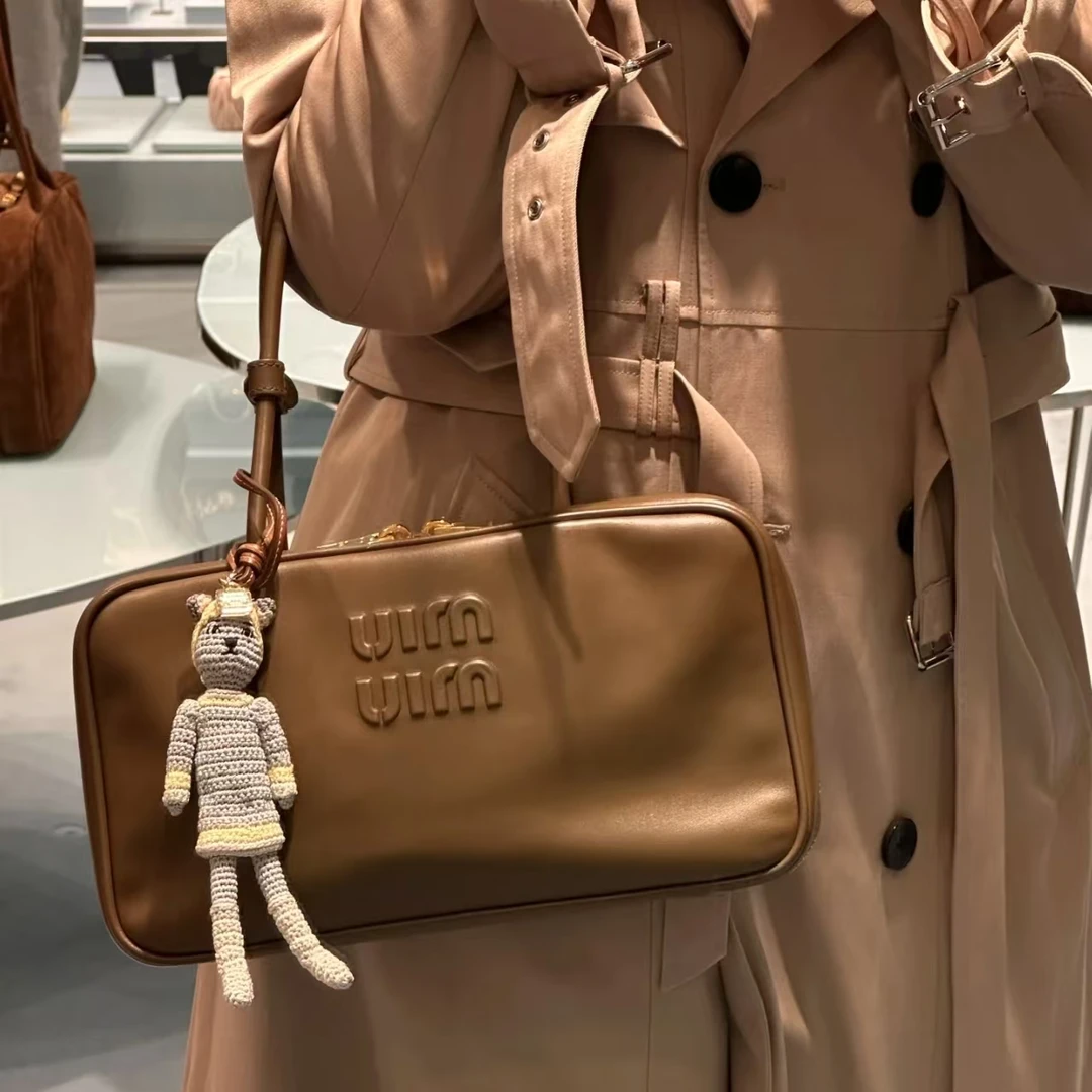 99新 MIU MIU/缪缪 缪缪   新款焦糖色保龄球包 手提单肩包