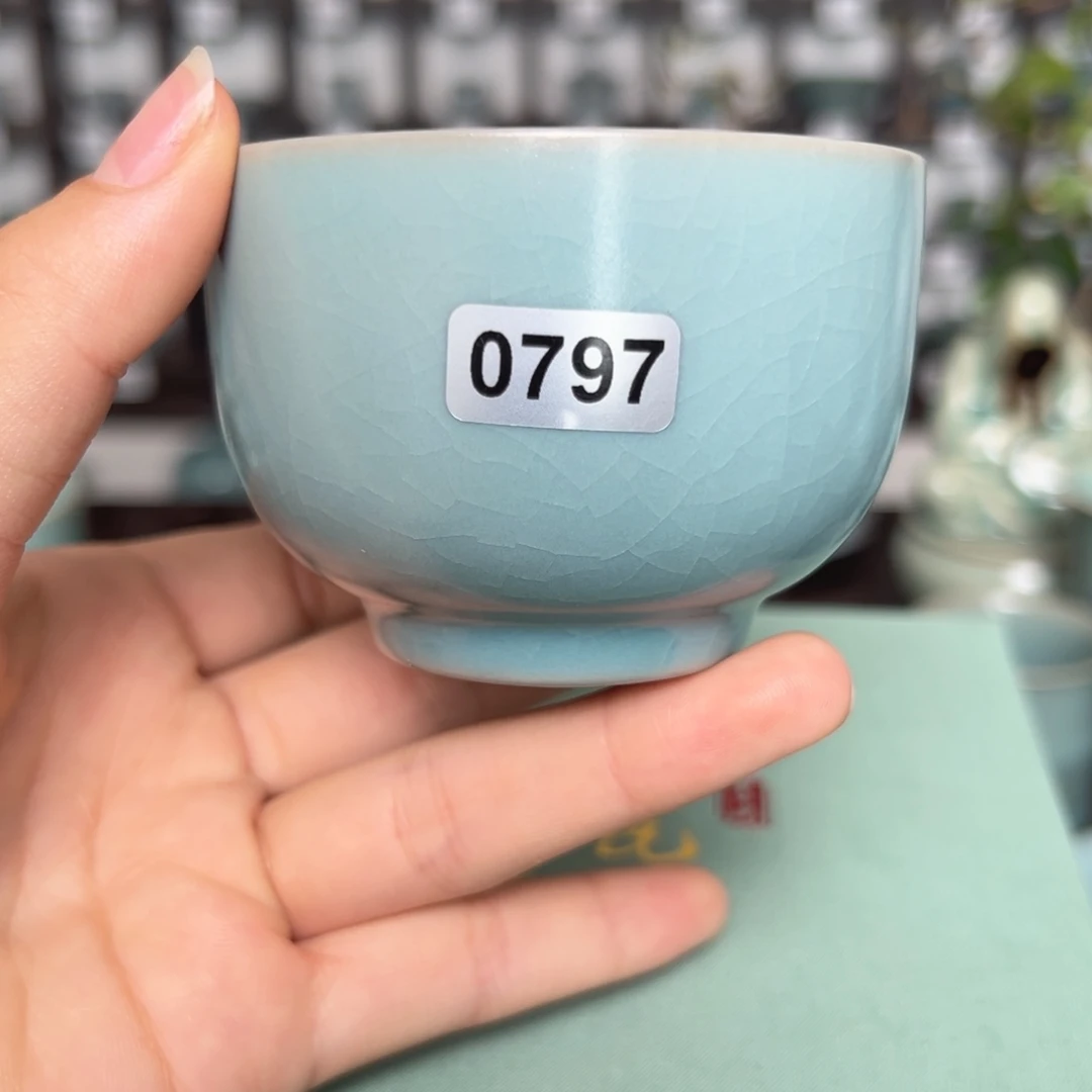 仿古天青釉罗干杯