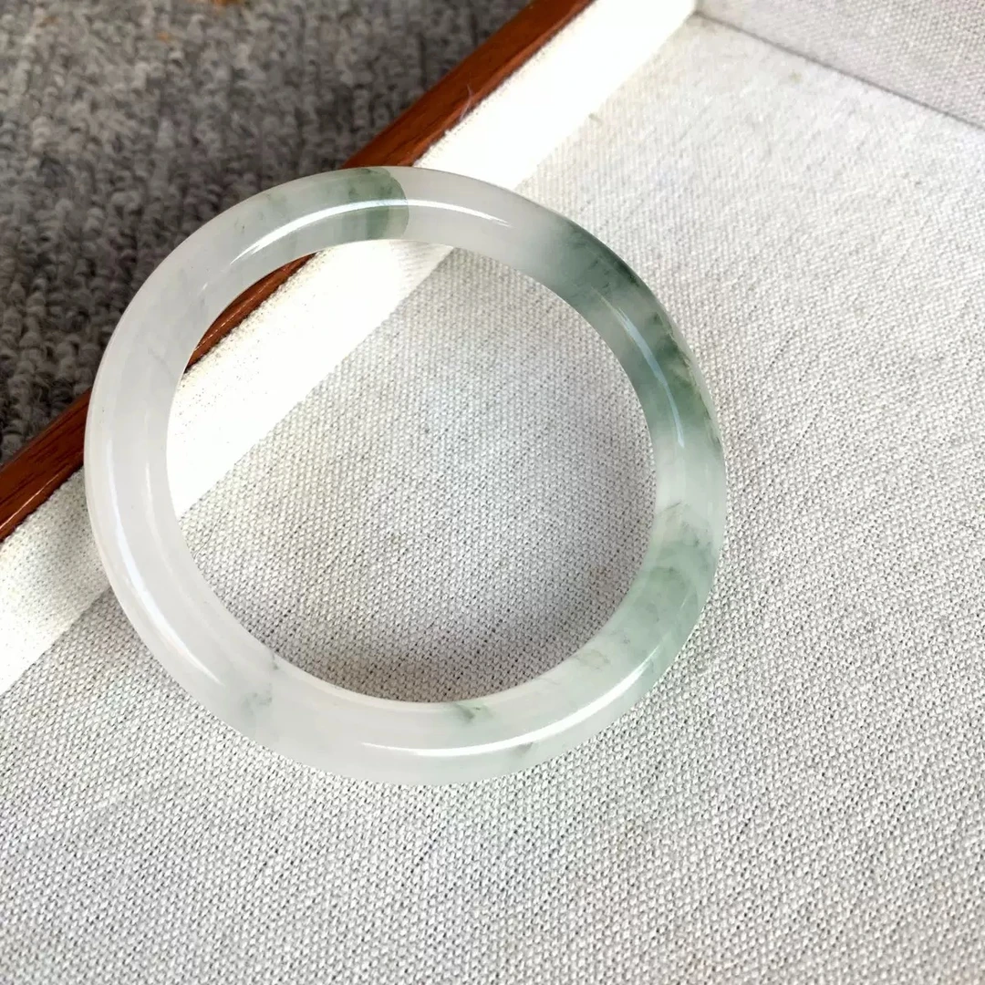 天山翠正圈手镯 天然物品多样性发货