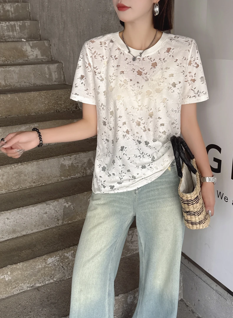玳妮【碎片小花T】夏季圆领轻薄烧花神秘感弹力短袖T恤宽松休闲上衣