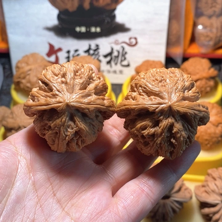 文玩核桃把件粗筋高庄 44 44。54克