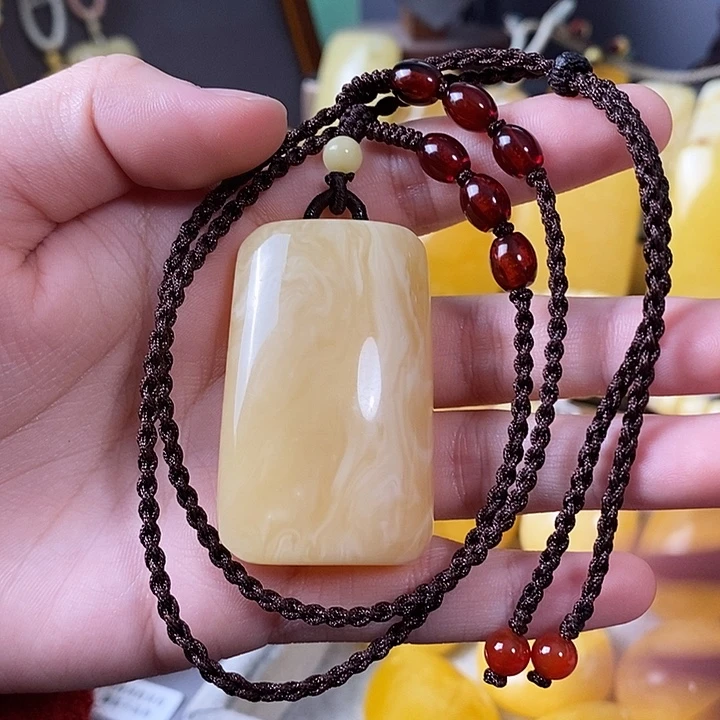 琥珀未镶嵌裸石无事牌