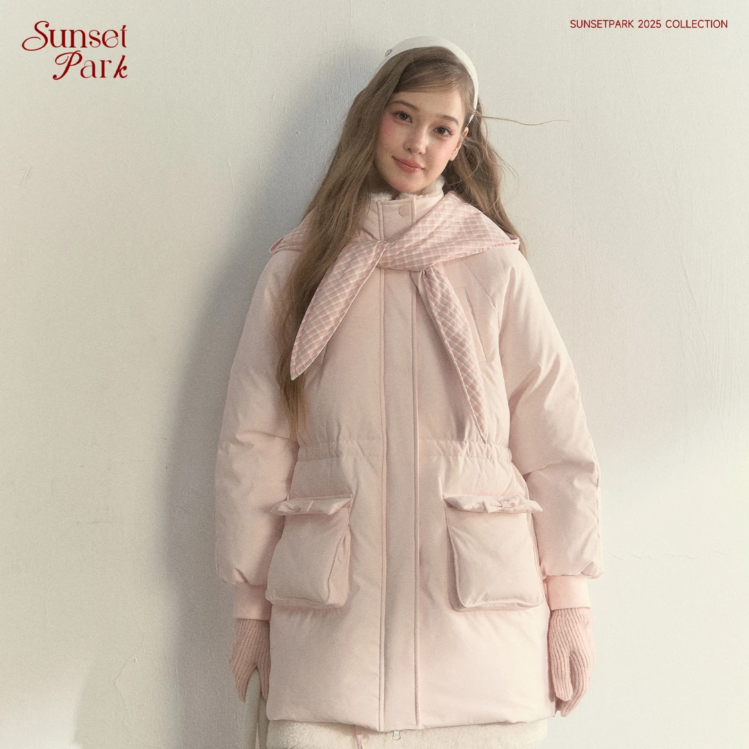 SunsetPark【11/10 20:00】樱粉围巾帽设计保暖中长款羽绒服