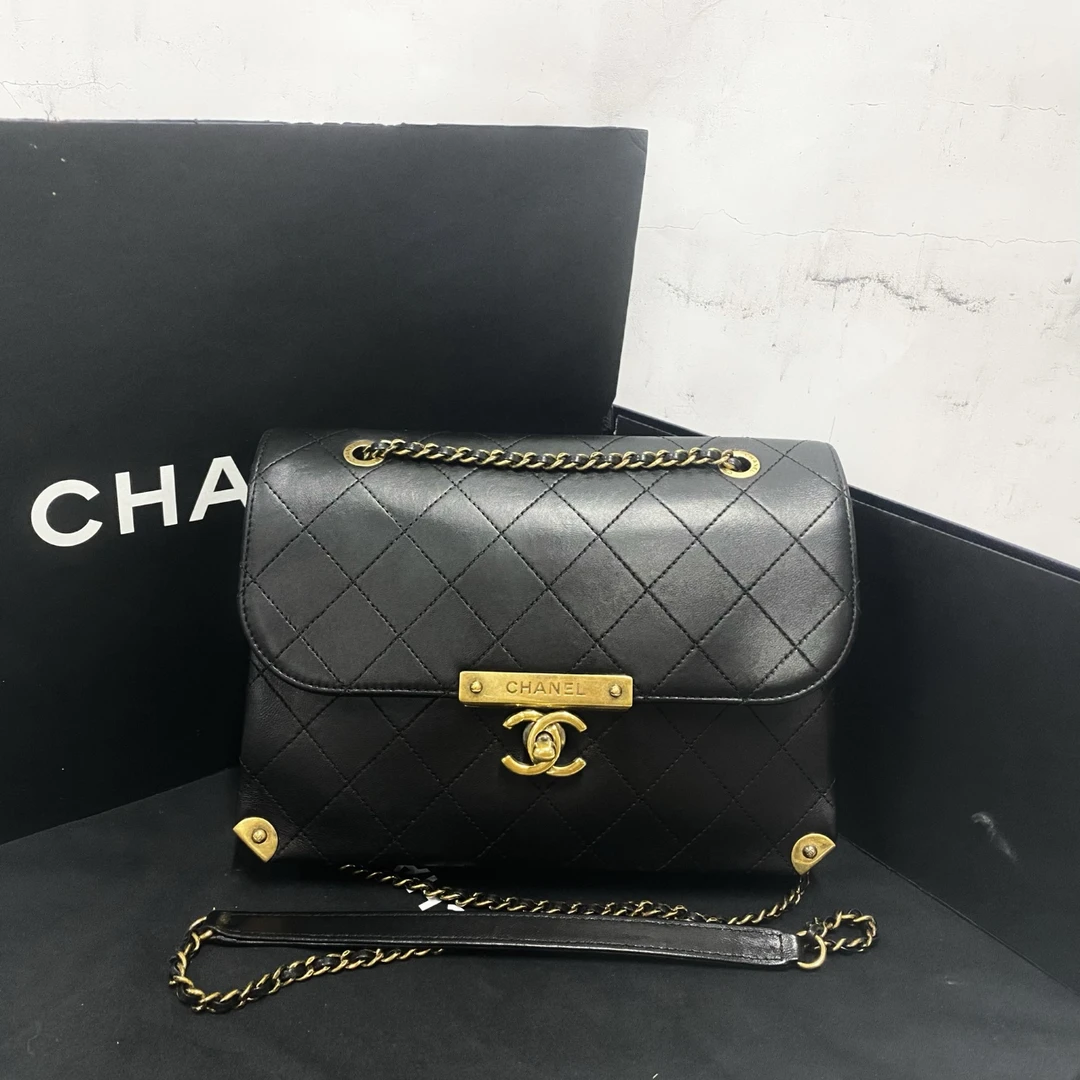99新 Chanel/香奈儿    香奈儿  限量宫廷款邮差包