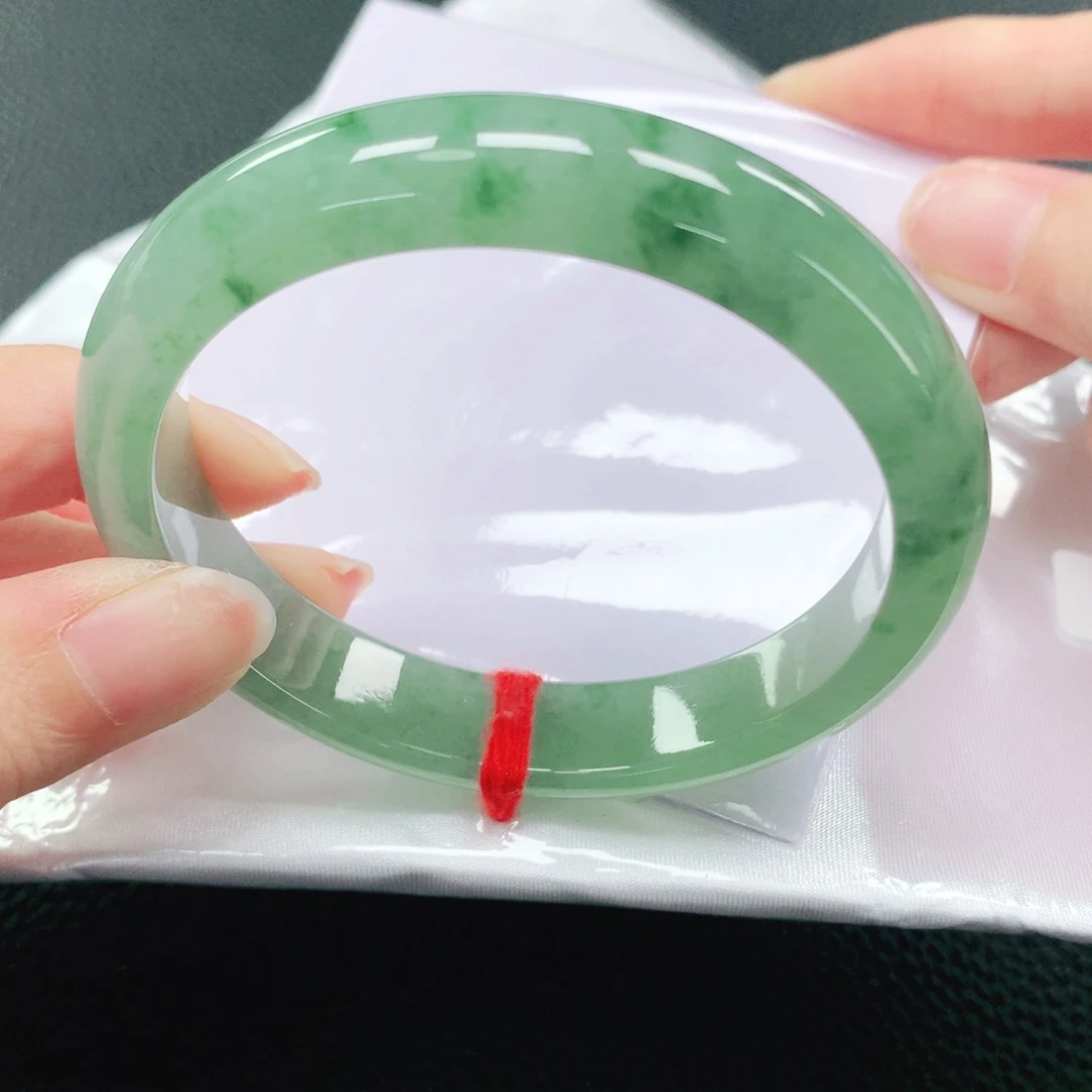 翡翠手镯未镶嵌57圈