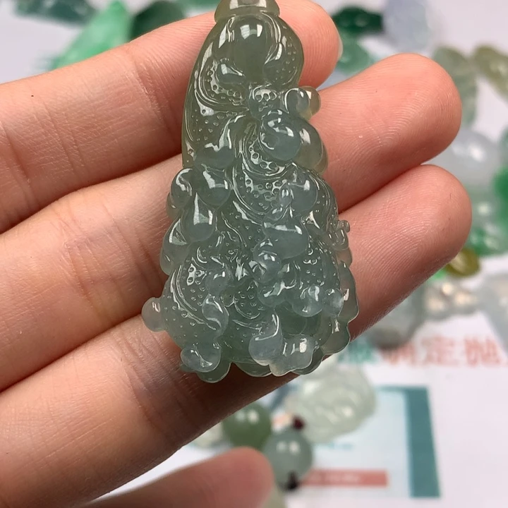 佛***莲翡翠未镶嵌颈饰翡翠