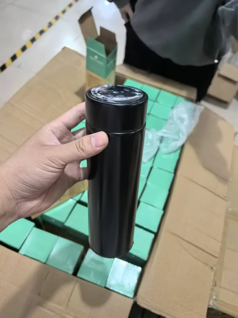 304数显保温杯黑色带茶漏