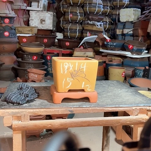 紫砂花盆四方一支