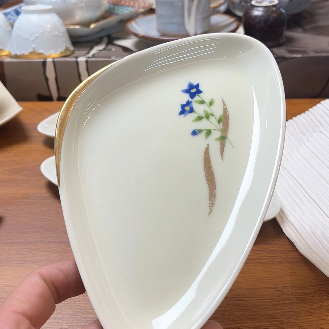 盖碗在家待一段时光吧这两人