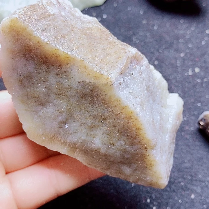 未镶嵌和田玉（糖玉）珠宝半成品