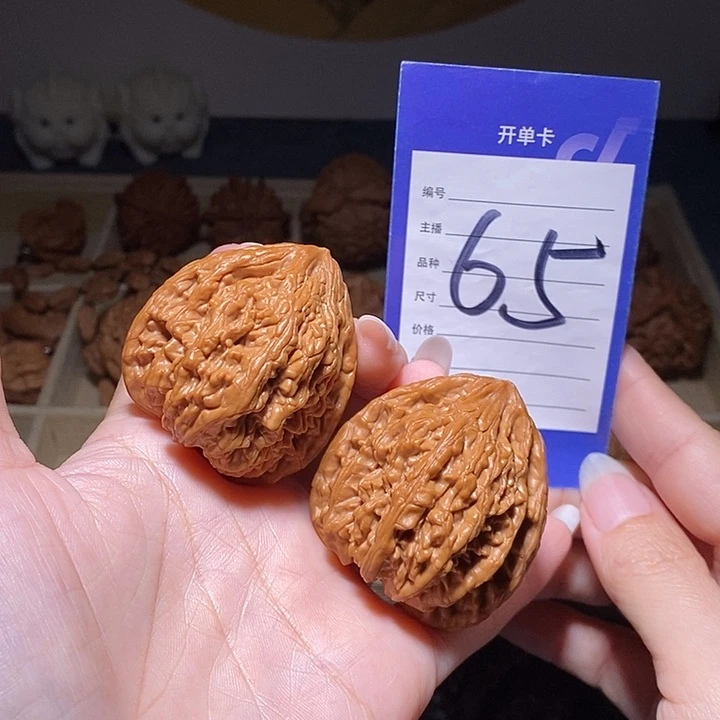 文玩核桃把件虎头王正版