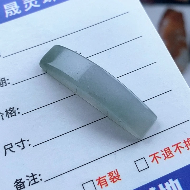 颈饰未镶嵌翡翠天然