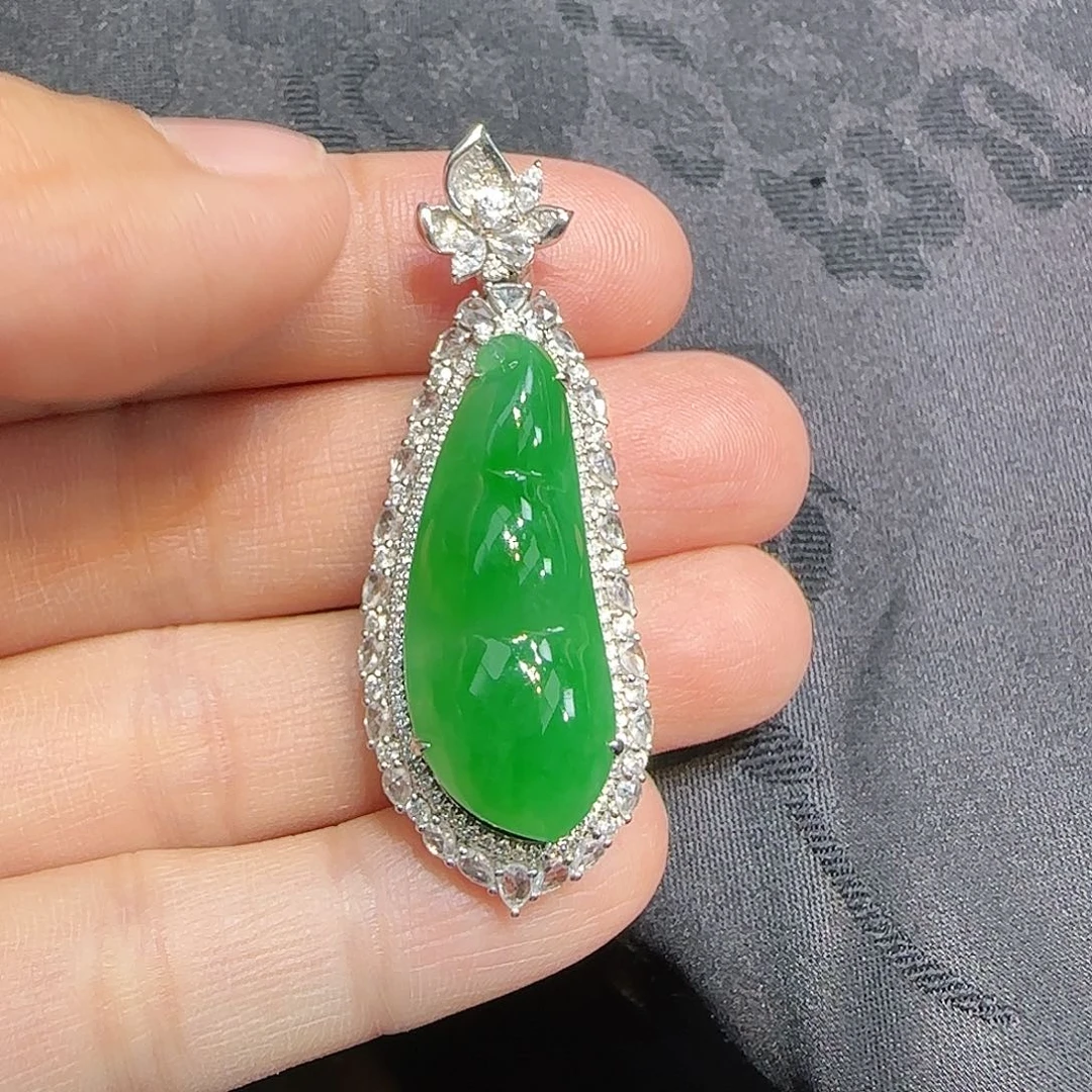 翡翠吊坠(不含链)18K金镶嵌