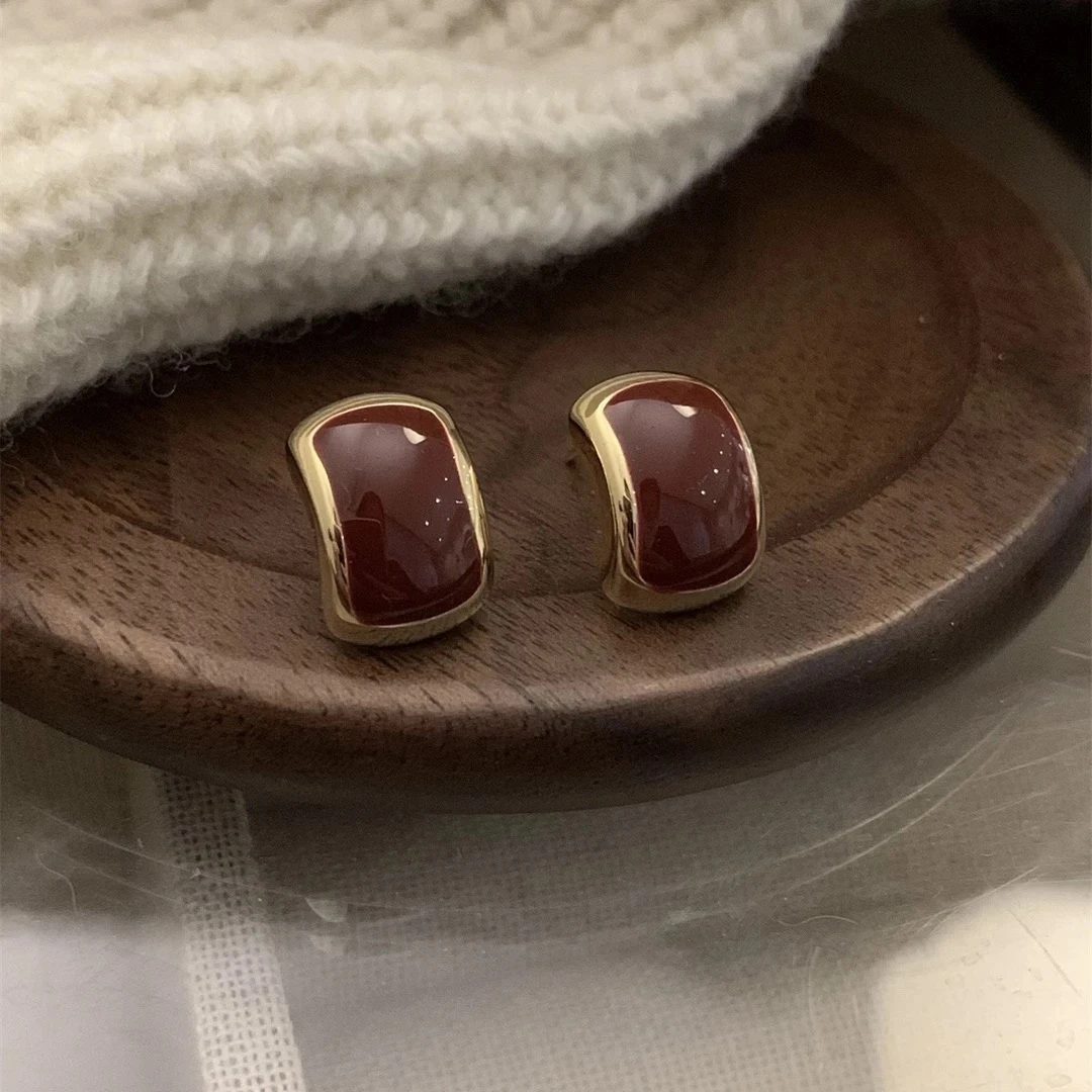 铜合金珐琅耳饰 芮初 法式复古小巧精致酒红显白百搭耳钉