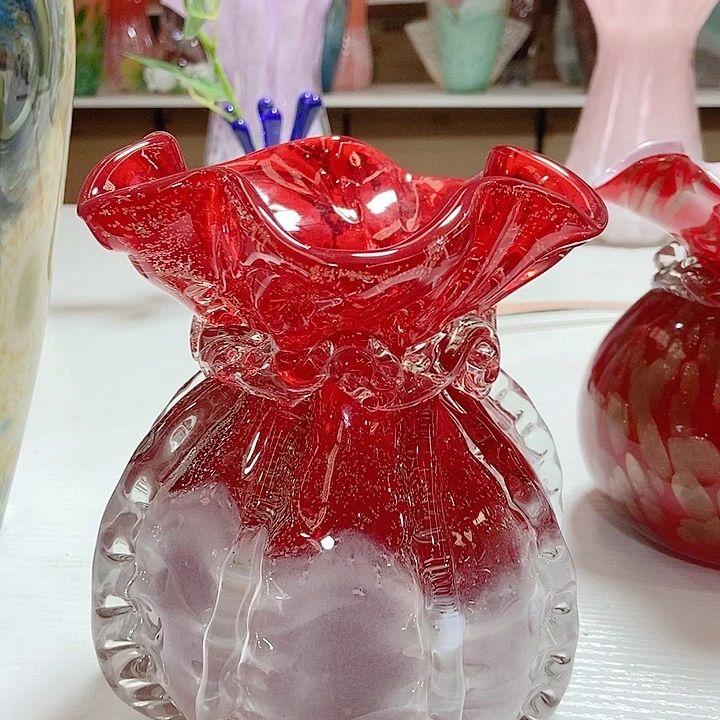 琉璃花瓶高度17厘米宽6厘米