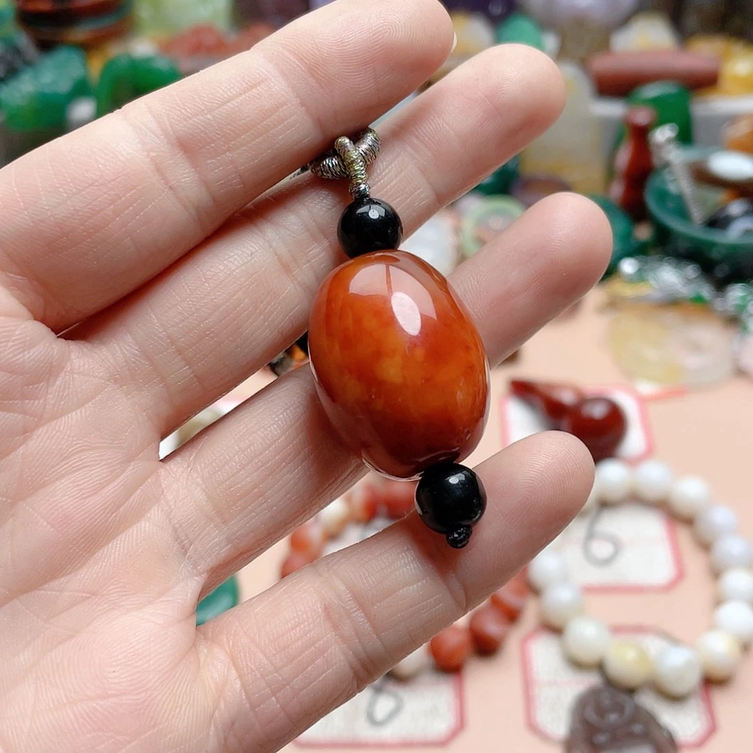 玛瑙/玉髓颈饰合金熊****?