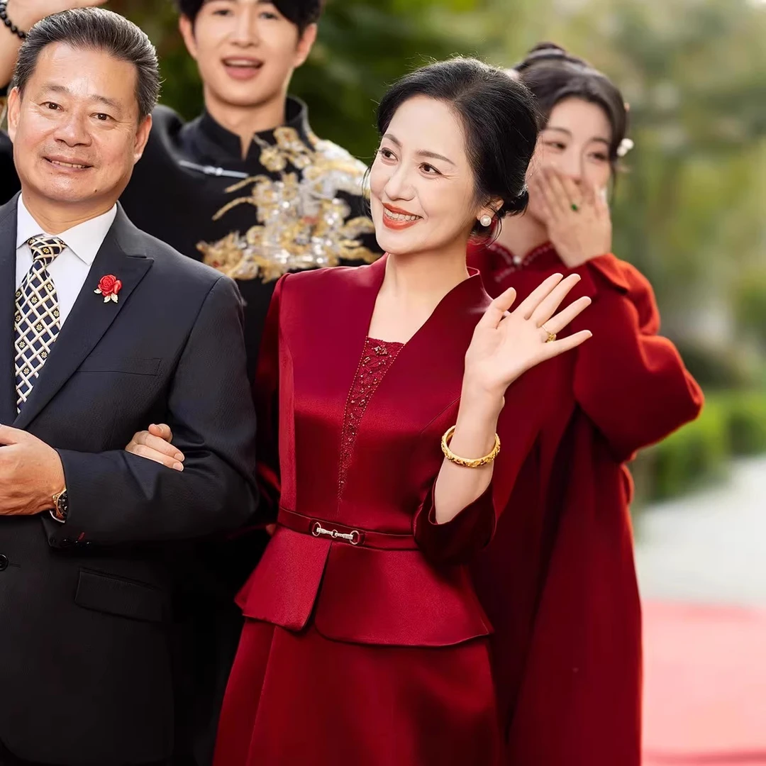 高端喜婆婆婚宴装连衣裙秋季新款优雅时尚过膝气质婚礼妈妈礼服女