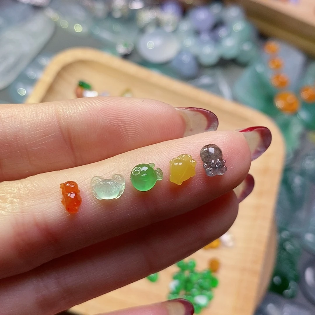 翡翠颈饰未镶嵌翡翠