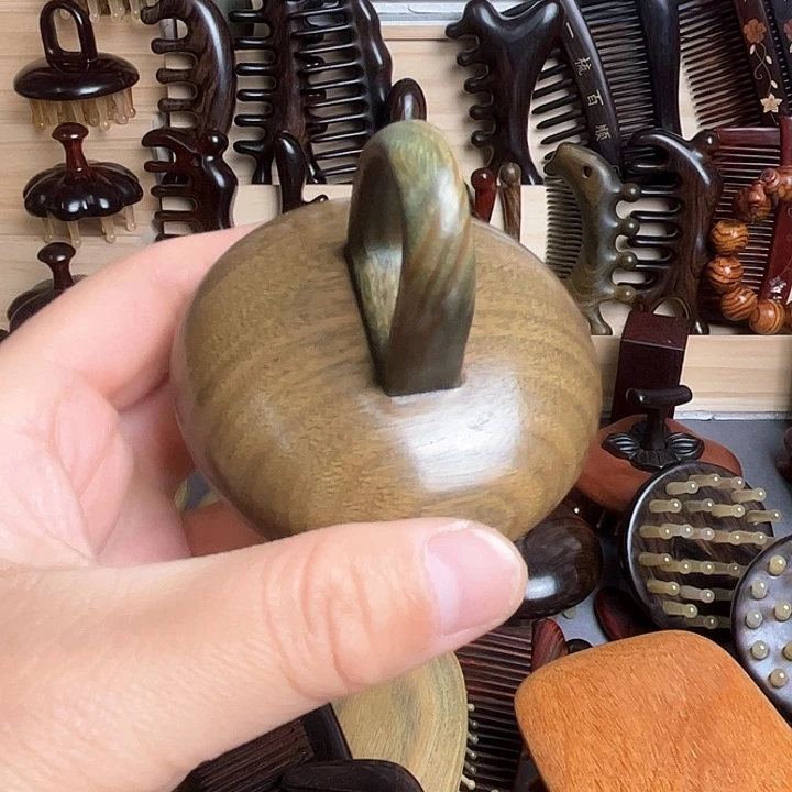 交趾黄檀（大红酸枝）?**豆绿檀木羊角按摩梳子
