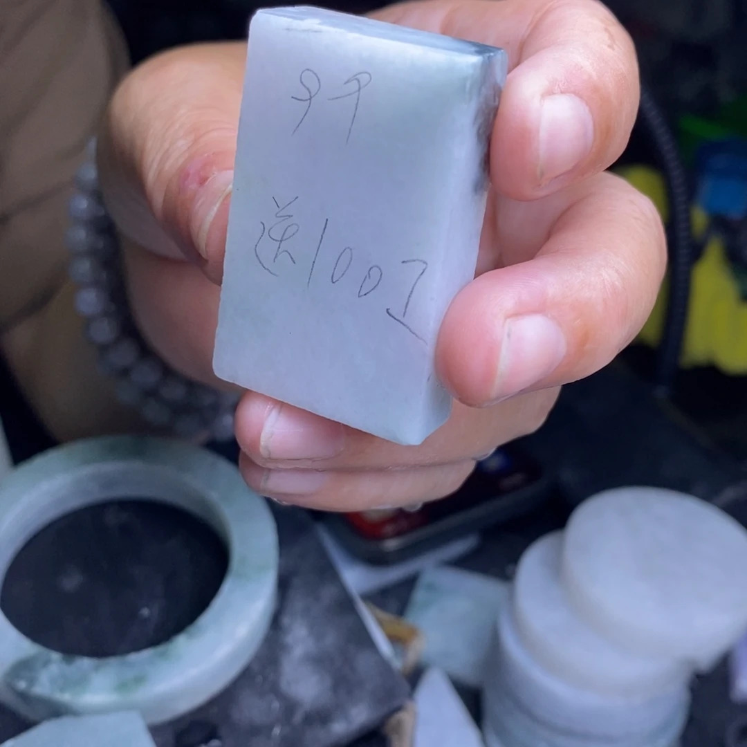 未镶嵌定制翡翠工1