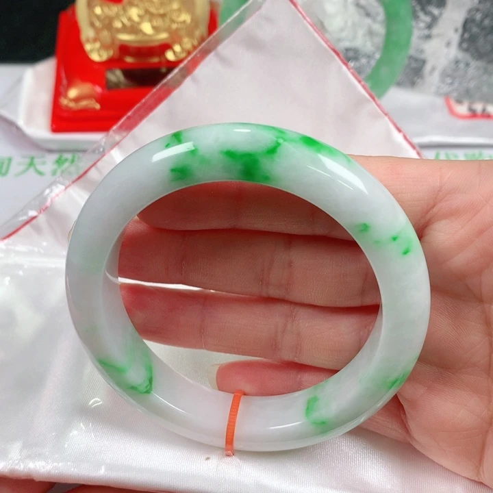 翡翠手镯未镶嵌   编号D1154 正圈57