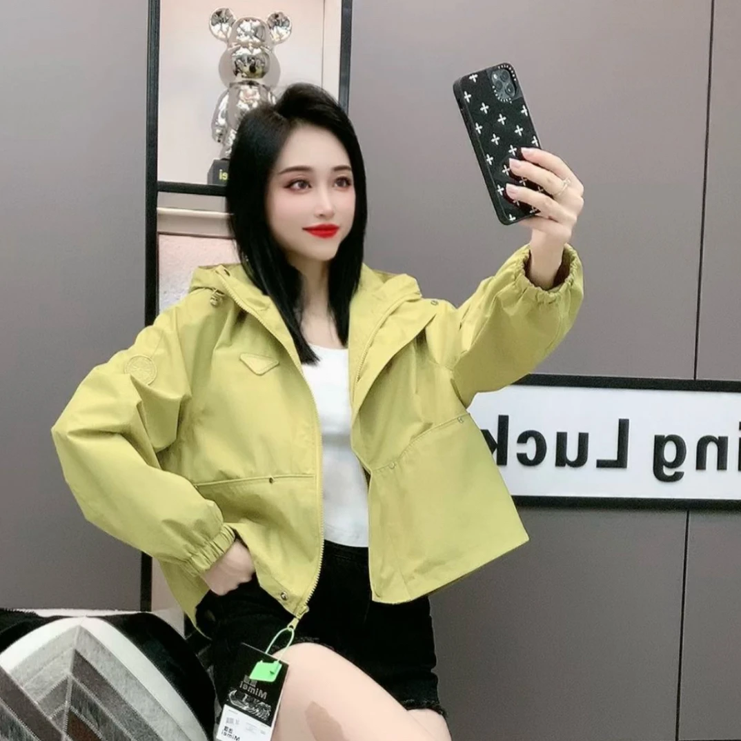 秋季时尚休闲百搭短款连帽薄棉风衣短外套