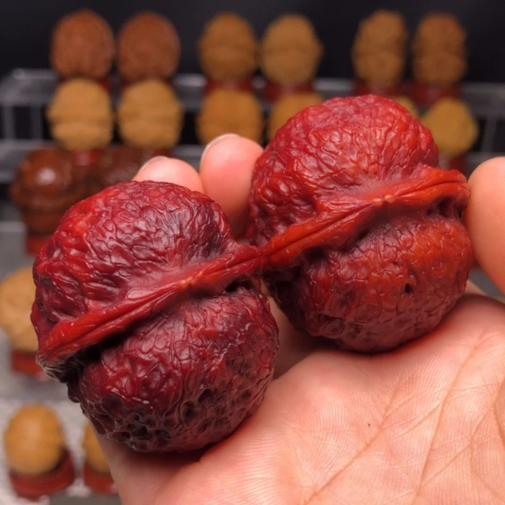 文玩核桃把件24团凤绣球