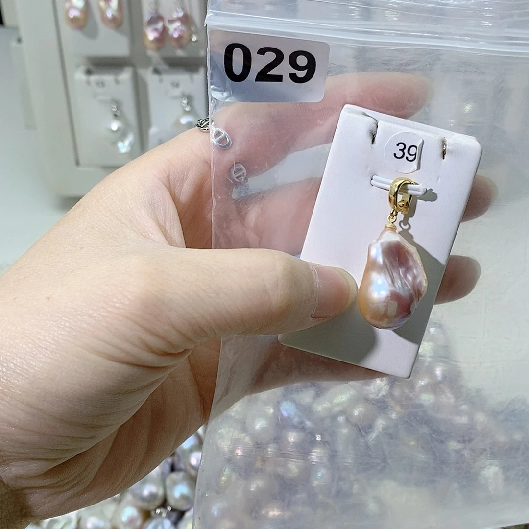 淡水珍珠合金颈饰