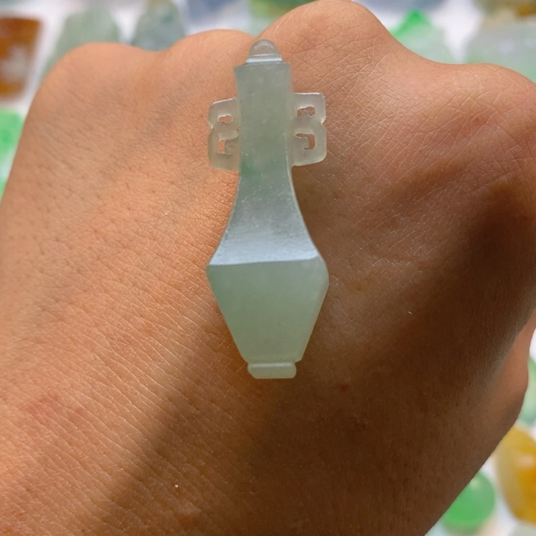 定制翡翠未镶嵌宝瓶