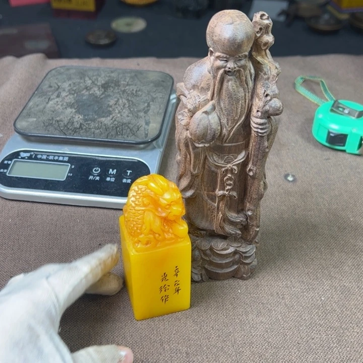 精品摆件工艺品等