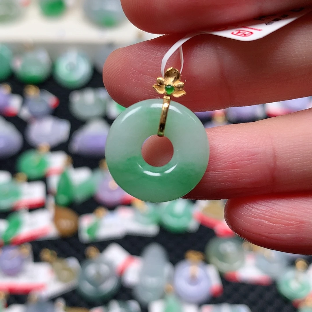 颈饰18K金镶嵌翡翠翡翠吊坠