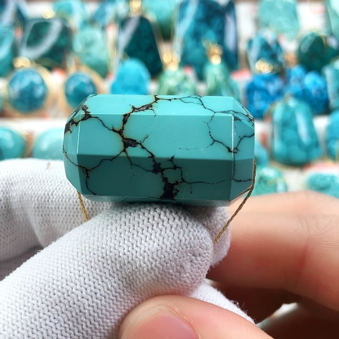 绿松石未镶嵌车挂